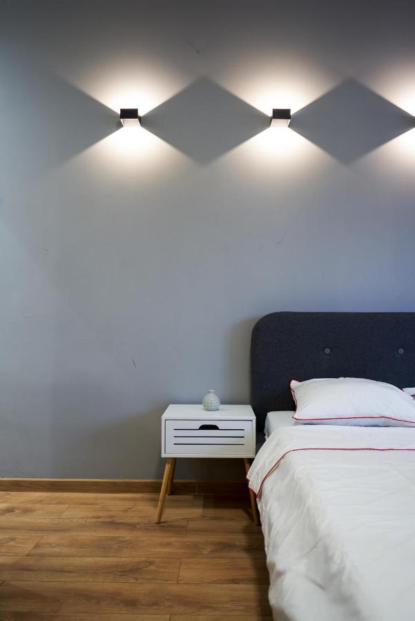 Minimalist Design Apartament In Magheru Бухарест Екстер'єр фото
