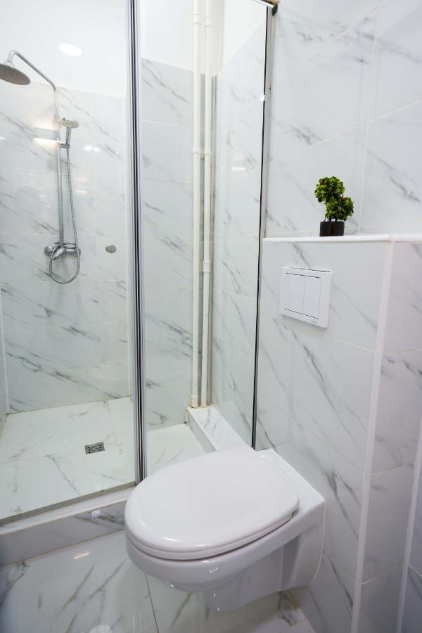 Minimalist Design Apartament In Magheru Бухарест Екстер'єр фото