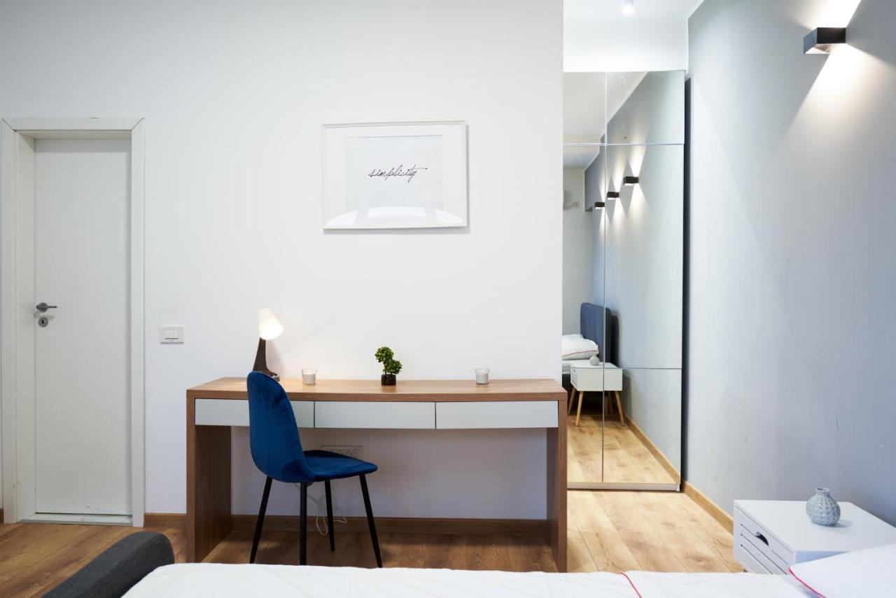 Minimalist Design Apartament In Magheru Бухарест Екстер'єр фото